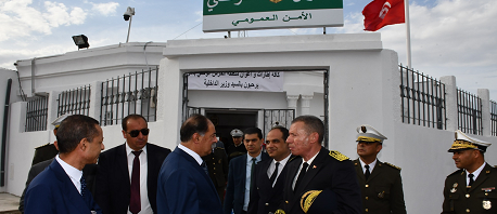 وزير الداخلية يُدشّن مركز الحرس الوطني حيّ الشباب بدوّار هيشر