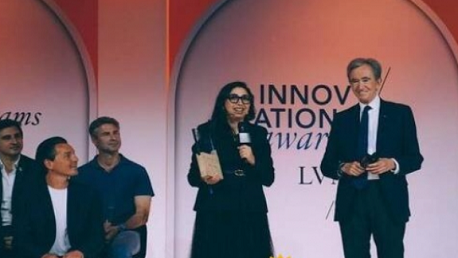 فوز شركة ناشئة أسستها شابة تونسية بجائزة الابتكار للمجموعة الفرنسية لويس فويتون