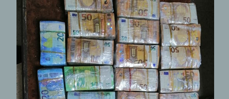 الحرس الديواني بالشبيكة يحجز مبلغا من العملة الأجنبية بقيمة 2.8 مليون دينار