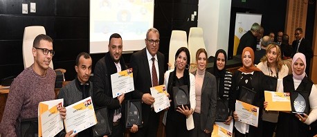 وزير التربية يُسلم جوائز لعدد من المربين لإنجازهم أفضل مشاريع تربوية رقمية