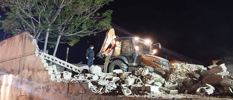 هدم جزء آيل للسقوط بسور جانبي بمعهد فرحات حشاد ببنزرت الشمالية