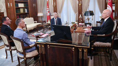 سعيد و حمادي الحبيّب كاتب الدّولة لدى وزير الفلاحة والموارد المائية والصيد البحري المكلّف بالمياه ومعزّ بن عمر المدير العام للدّيوان الوطني للزّيت وحلمي القلعي المدير العام بالنّيابة للمجمع المهني المشترك للتّمور والمجمع المهني المشترك...<br>
                <br>
                                 <font class=