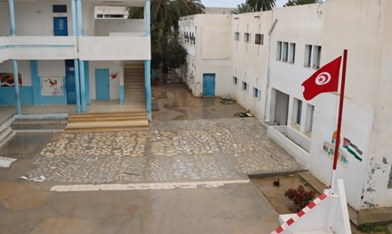 مدرسة في المنستير