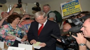 الاستراليون يدلون بأصواتهم في الانتخابات العامة