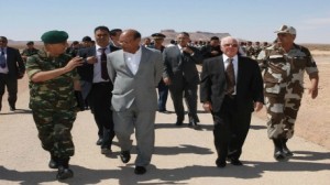رئيس الجمهورية يزور المنطقة الحدودية العازلة بـ"الرمادة"