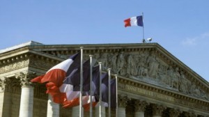 رئيس حكومة فرنسا يعلن نقاشا برلمانيا الأربعاء حول سوريا "من دون تصويت"