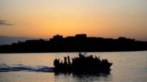 البحرية الايطالية تنقذ نحو 700 مهاجر قبالة صقلية