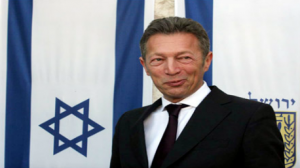 سويسرا: إيقاف رجل الأعمال الصهيوني "أركادي غايداماك" بتهمة تهريب أسلحة