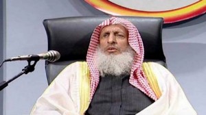 مفتي السعودية: منع المرأة من قيادة السيارة حماية "من الشر"