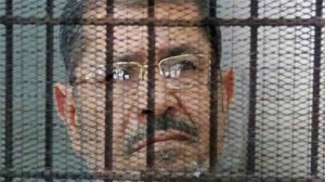 نقل "محمد مرسي" إلى سجن انفرادي