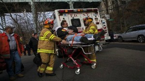 نيويورك: مقتل 4 أشخاص وإصابة العشرات في حادث خروج قطار عن سكته 