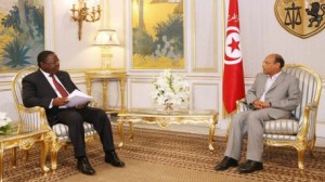 وزير خارجية الغابون يسلم "المرزوقي" دعوة رسمية لزيارة بلاده 