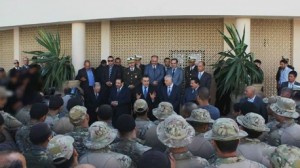 رئيس الحكومة يلتقي بثكنة الحرس الوطني بالعوينة عناصر الوحدة المختصّة المكلّفة بالعمليّة الأمنية بوادي اللّيل