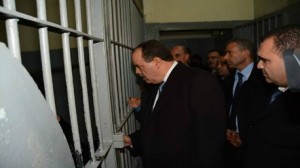 زيارة وزير الدّاخلية لغرف الإحتفاظ بثكنة 20 مارس للأمن الوطني بببوشوشة