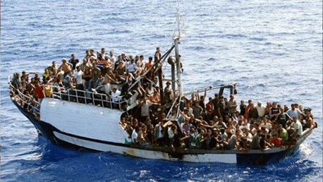 قارب تهريب المهاجرين