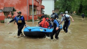 اليابان: أوامر بإجلاء الآلاف وفقدان شخص جراء الفيضانات
