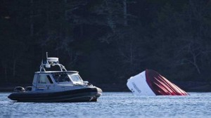 كندا: غرق مركب سياحي 