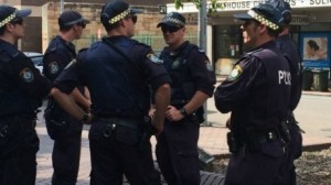 استراليا  اعتقال رجلين 