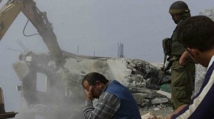 الكيان الصهيوني يهدم منازل فلسطينية قرب القدس 
