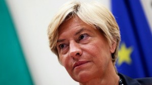 وزيرة الدفاع الإيطالية "روبرتا بينوتي"