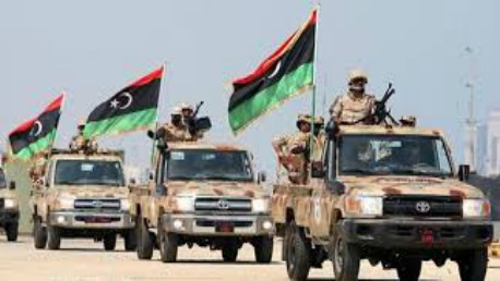 الجيش الليبي يطارد الجماعات الإرهابية في بنغازي