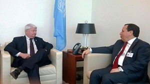 وزير الخارجية خميس الجهيناوي و الأمين العام المساعد للأمم المتحدة المكلف بعمليات حفظ السلام هرفي لادسو