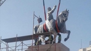 "السبسي" يُدشّن النصب التذكاري للزعيم الحبيب بورقيبة