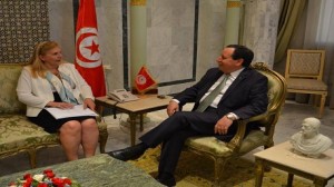وزير الخارجية يتسلم نُسخة من أوراق اعتماد سفيرة اليونان الجديدة بتونس
