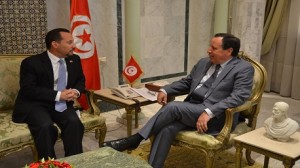 خميس الجهيناوي و دانيال روبنستين سفير الولايات المتحدة الأمريكية بتونس