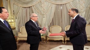 "السبسي" يتسلم أوراق اعتماد سفيرين جديدين لتونس بروسيا والبرازيل