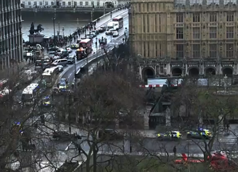 انفجار خارج البرلمان البريطاني و اصابة 12 شخصا على الاقل