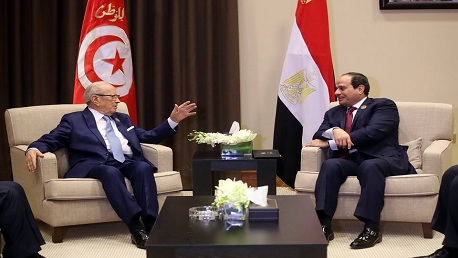 خلال القمة العربية: السبسي يدعو الرئيس المصري لزيارة تونس