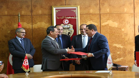توقيع اتفاقية بين شركة الخطوط التونسية ونقابة الصحفيين