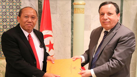 وزير الخارجية يتسلم نسخة من أوراق اعتماد سفير أندونيسيا الجديد بتونس