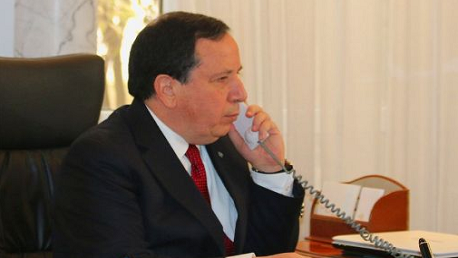وزير الخارجية خميس الجهيناوي في اتصال هاتفي