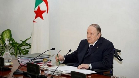 "بوتفليقة" يُوقع على اتفاق النقل الجوي بين تونس والجزائر