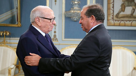 السبسي و محمود جبريل، رئيس تحالف القوى الوطنية في ليبيا