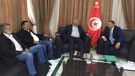 الاتفاق مع رئاسة الحكومة على تسوية كافة الوضعيات المهنية في الإذاعة التونسية 
