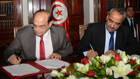 إمضاء اتفاقية تعاون وشراكة بين وزارة المالية وهيئة مكافحة الفساد