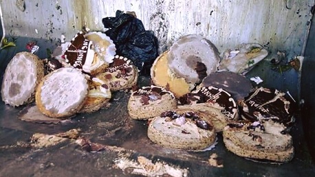 بالعاصمة: ضبط 18 خبزة مرطبات منقولة بواسطة عربة يدوية معفنة