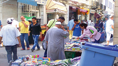 وزارة التجارة تدعو إلى تجنب التزود من المسالك غير المنظمة