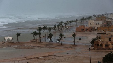 إعصار “مكونو”: انقاذ 6 تونسيين إثر إنهيار سور منزل في عمان