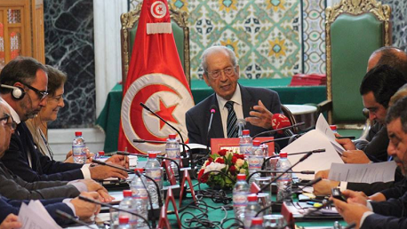 محمد الناصر يدعو لإحداث آليّة متابعة وإنذار مُبكّر تقي تونس من الصدمات