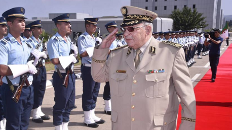  تنصيب القائد الجديد للقوات الجوية الجزائرية
