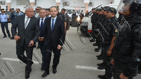 وزير الداخلية يتفقد إدارة وحدات التدخل وإدارة إقليم الأمن الوطني بتونس