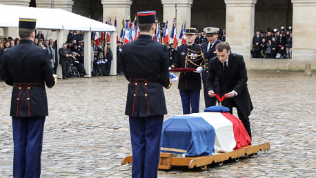في تكريم وطني: فرنسا تشيّع شارل أزنافور إلى مثواه الأخير