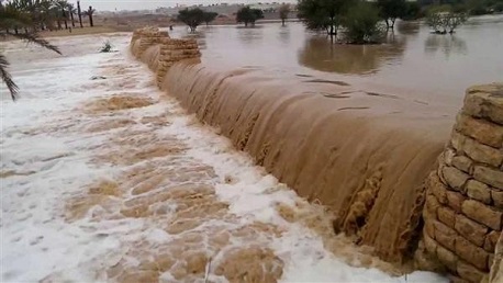 الأردن: وفاة 19 شخصا وإصابة 35 آخرين جرفتهم السيول في البحر الميت