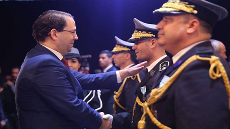 رئيس الحكومة يوسف الشاهد خلال اشرافه على الاحتفال بالذكرى 62 لتونسة الديوانة