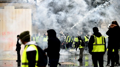 في التحرك الخامس لمحتجي السترات الصفر: تراجع المتظاهرين إلى 66 ألف بمختلف أنحاء فرنسا