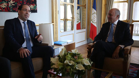 رئيس الحكومة يوسف الشاهد يلتقي لوران فابيوس رئيس المجلس الدستوري الفرنسي